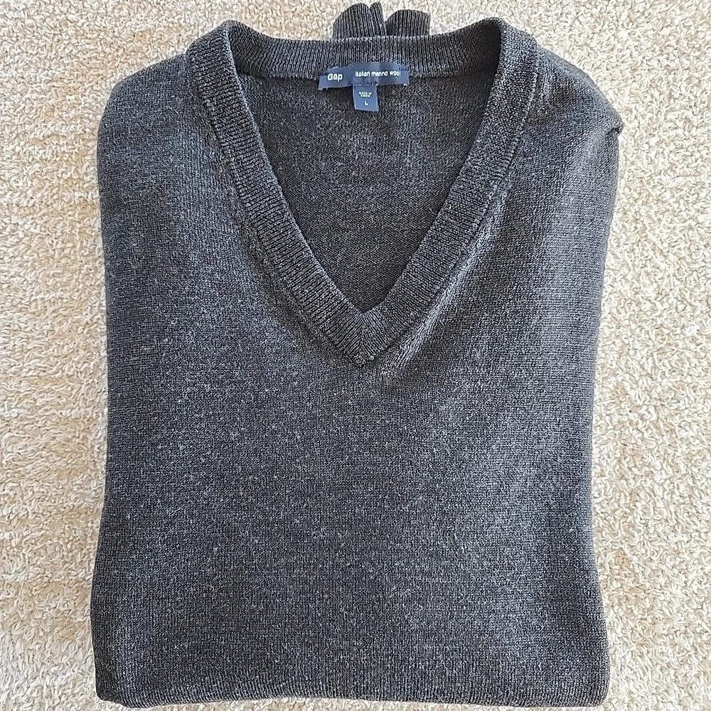Gap 100% Italian Merino Wool Gray V Neck Pullover Sweater Mens Size L Preppy
